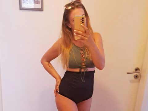 Mit Nylons Dildo geritten